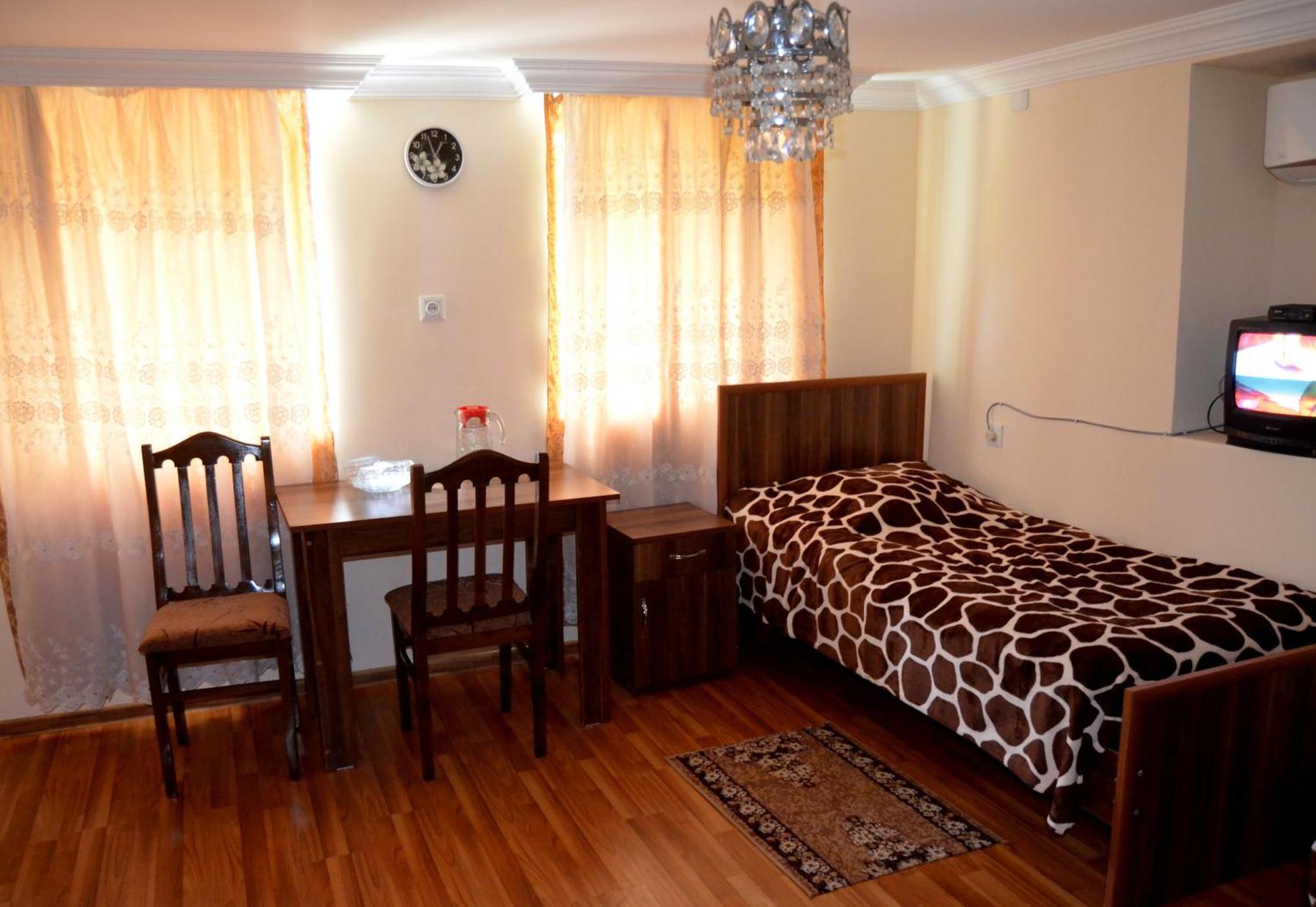Nunu'S Guesthouse Цхалтубо Экстерьер фото