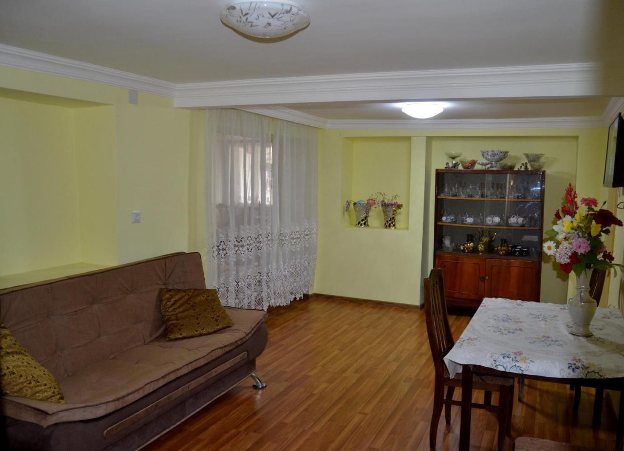 Nunu'S Guesthouse Цхалтубо Экстерьер фото