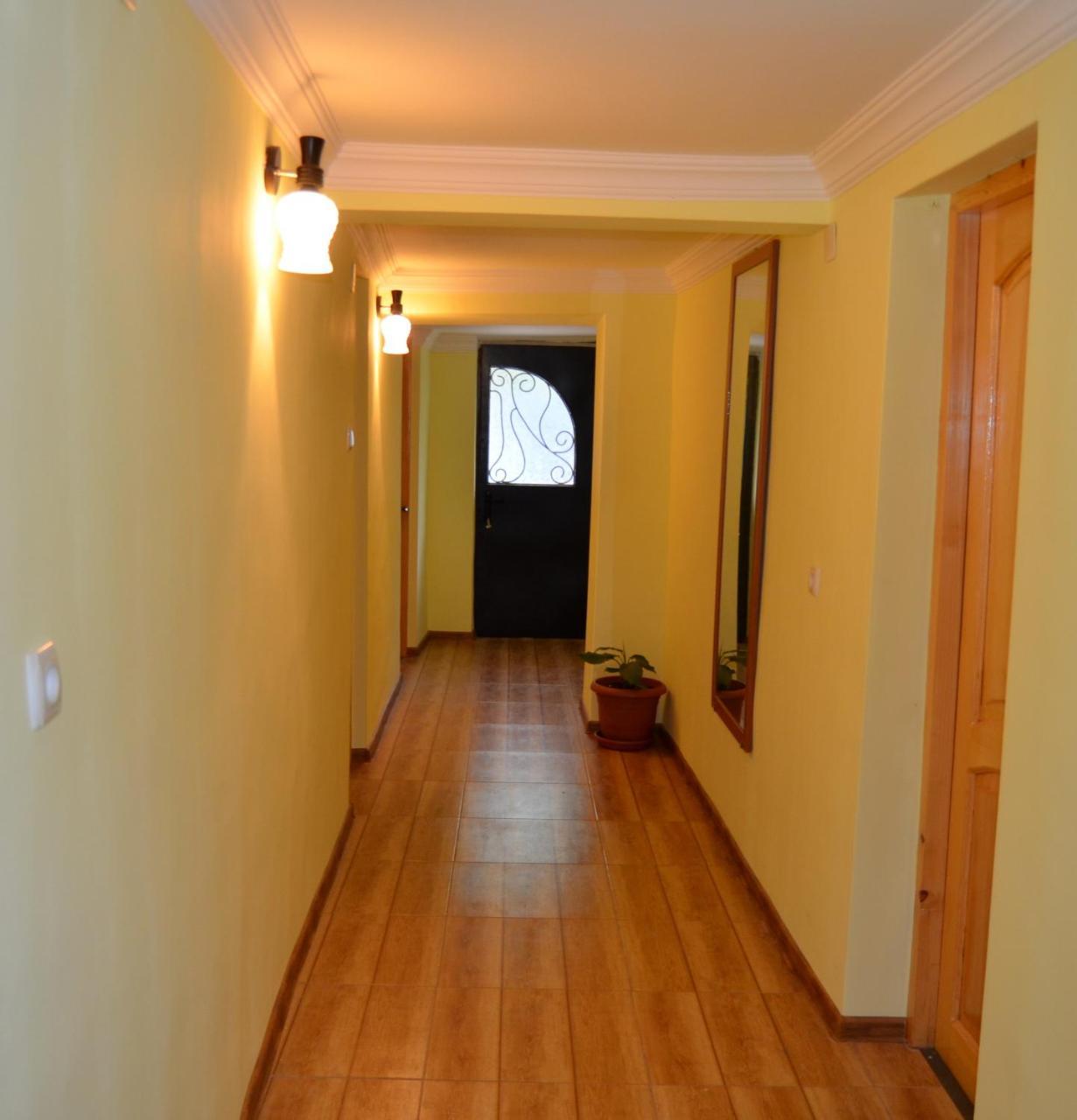 Nunu'S Guesthouse Цхалтубо Экстерьер фото